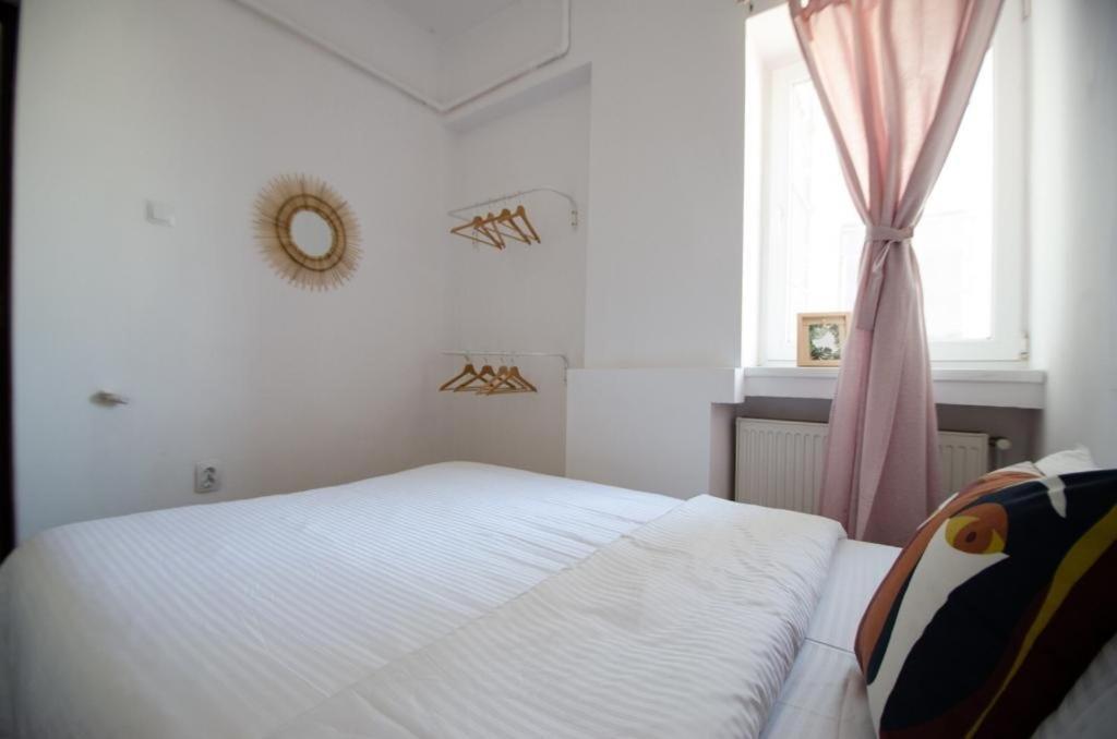 Bright Apartment Near Cismigiu And Old Town Букурещ Екстериор снимка