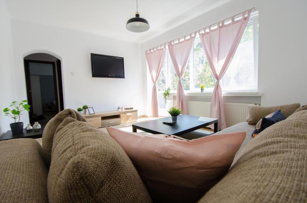 Bright Apartment Near Cismigiu And Old Town Букурещ Екстериор снимка
